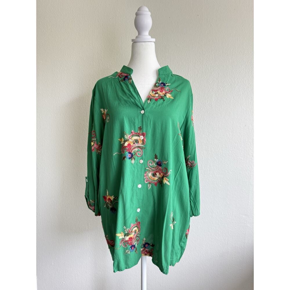KINDRED V NECK FLORAL EMBROIDERED BLOUSE Button Down Green Size Large‎ Women’s